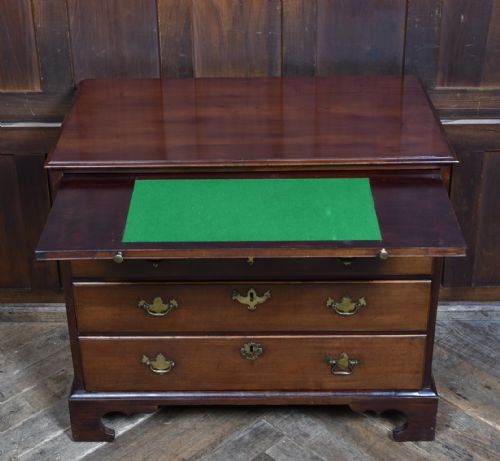 GEORGIAN MAHOGANY BACHELOR'S CHEST - ADDITIONAL PHOTO 9