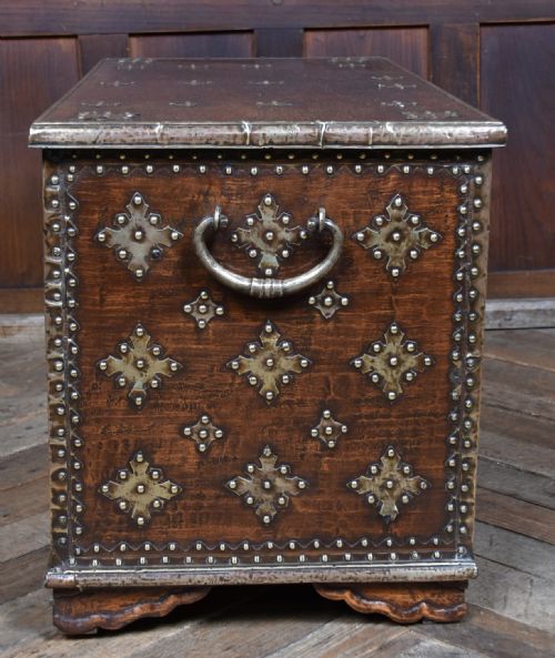 PADOUK ZANZIBAR BLANKET STORAGE BOX - ADDITIONAL PHOTO 15