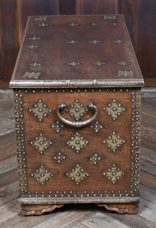 PADOUK ZANZIBAR BLANKET STORAGE BOX - ADDITIONAL PHOTO 17