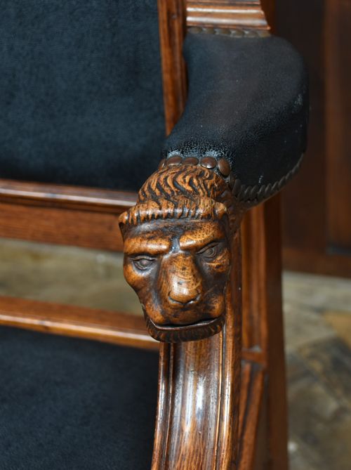 19TH CENTURY OAK ARM CHAIR - ADDITIONAL PHOTO 3