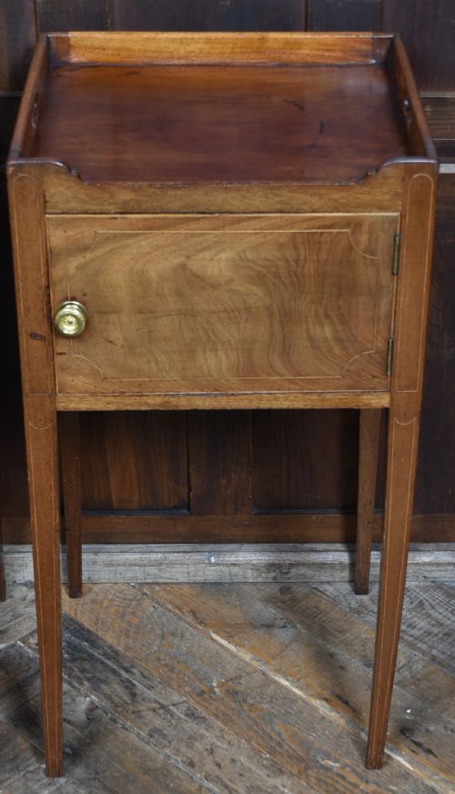 PAIR OF GEORGIAN MAHOGANY BEDSIDE POT CUPBOARDS - ADDITIONAL PHOTO 2