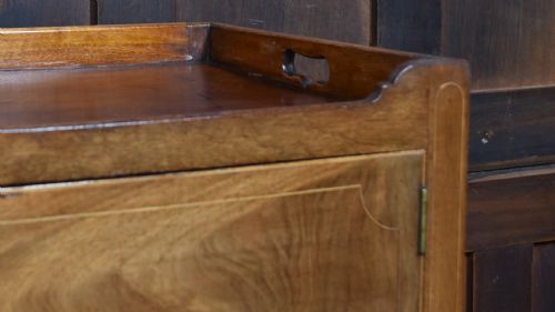 PAIR OF GEORGIAN MAHOGANY BEDSIDE POT CUPBOARDS - ADDITIONAL PHOTO 5
