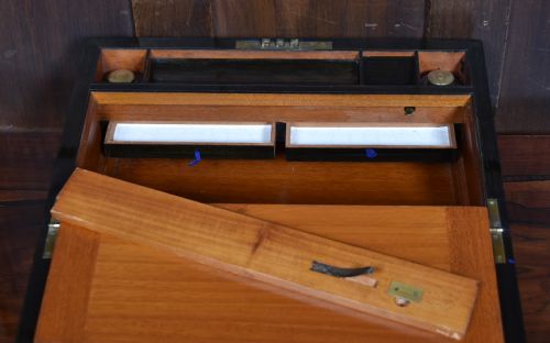 VICTORIAN WALNUT WRITING SLOPE - ADDITIONAL PHOTO 15