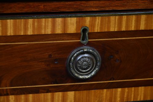 GEORGIAN MAHOGANY CHEST OF DRAWERS - ADDITIONAL PHOTO 6