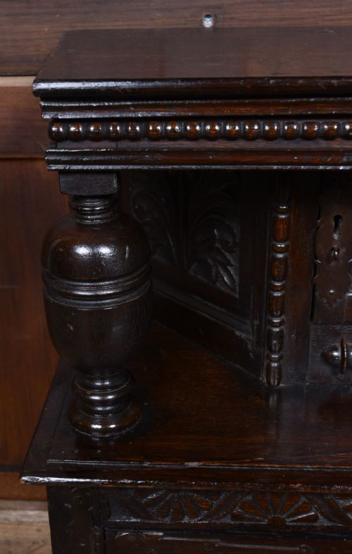 18TH CENTURY OAK MINIATURE COURT CUPBOARD - ADDITIONAL PHOTO 9