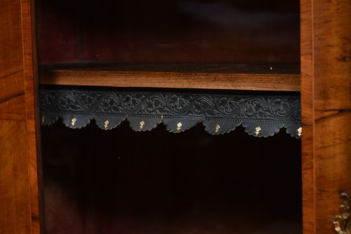 VICTORIAN WALNUT BREAKFRONT BOOKCASE - ADDITIONAL PHOTO 8