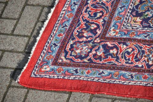 VINTAGE HANDKNOTTED RUG - ADDITIONAL PHOTO 4