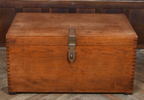 19TH CENTURY TEAK BLANKET BOX - ADDITIONAL PHOTO 5