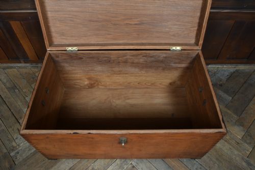 19TH CENTURY TEAK BLANKET BOX - ADDITIONAL PHOTO 7