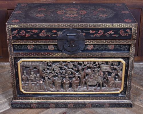 CHINESE LACQUERED TRUNK - ADDITIONAL PHOTO 1