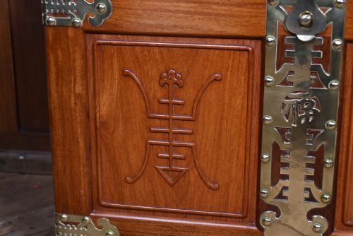CHINESE CAMPHOR WOOD BLANKET BOX - ADDITIONAL PHOTO 8