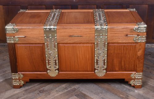 CHINESE CAMPHOR WOOD BLANKET BOX - ADDITIONAL PHOTO 18