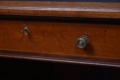 EDWARDIAN MAHOGANY KNEE HOLE DESK - ADDITIONAL PHOTO 1