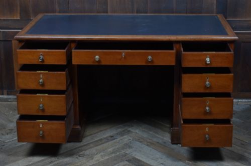 EDWARDIAN MAHOGANY KNEE HOLE DESK - ADDITIONAL PHOTO 4