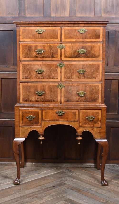 18TH CENTURY WALNUT CHEST ON STAND