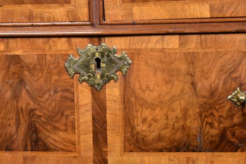 18TH CENTURY WALNUT CHEST ON STAND - ADDITIONAL PHOTO 3