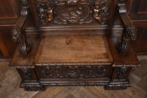 19TH CENTURY ITALIAN CARVED WALNUT CASSAPANCA BENCH - ADDITIONAL PHOTO 5