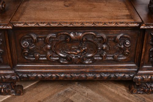 19TH CENTURY ITALIAN CARVED WALNUT CASSAPANCA BENCH - ADDITIONAL PHOTO 7