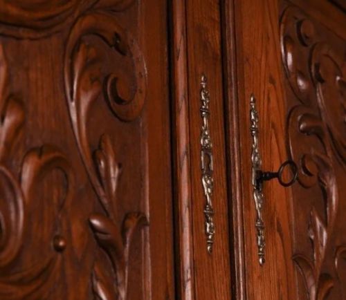 FRENCH WALNUT HUNTS GAME CABINET - ADDITIONAL PHOTO 2