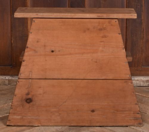 JAPANESE VENDORS STOOL - ADDITIONAL PHOTO 3