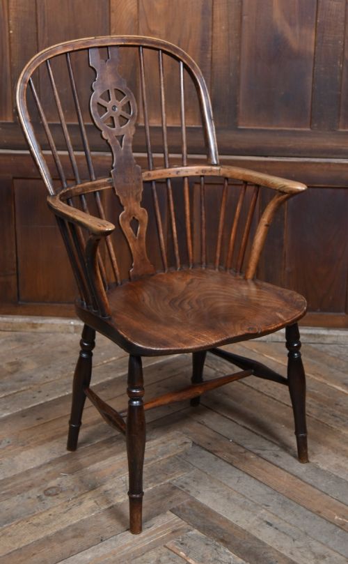 19THCENTURY WHEELBACK WINDSOR ARMCHAIR