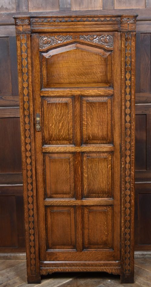 CARVED OAK EDWARDIAN HALL ROBE