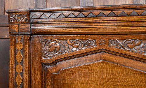 CARVED OAK EDWARDIAN HALL ROBE - ADDITIONAL PHOTO 2