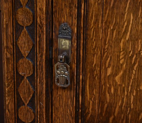 CARVED OAK EDWARDIAN HALL ROBE - ADDITIONAL PHOTO 3