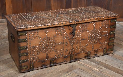 Padouk Zanzibar Blanket Box