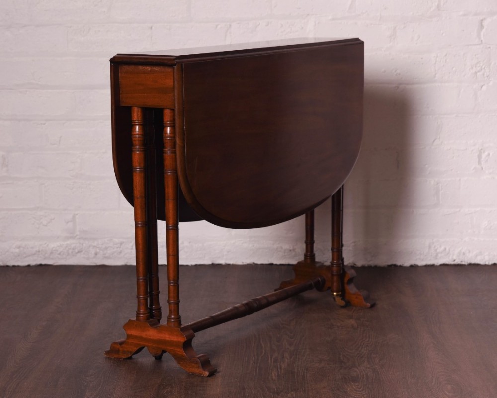 Small Victorian mahogany drop leaf Sutherland table