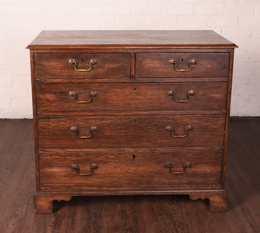 Georgian oak chest of drawers 