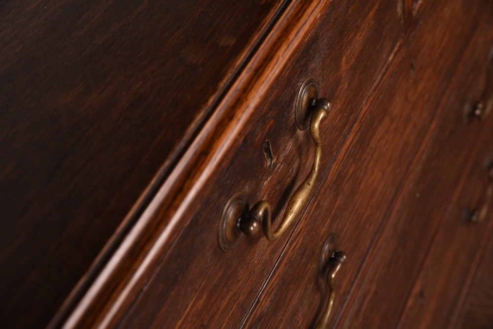 Georgian oak chest of drawers  View II
