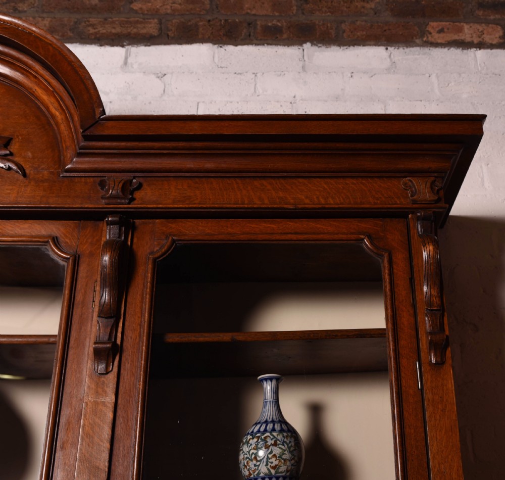 Victorian 3 door oak bookcase  View VIII