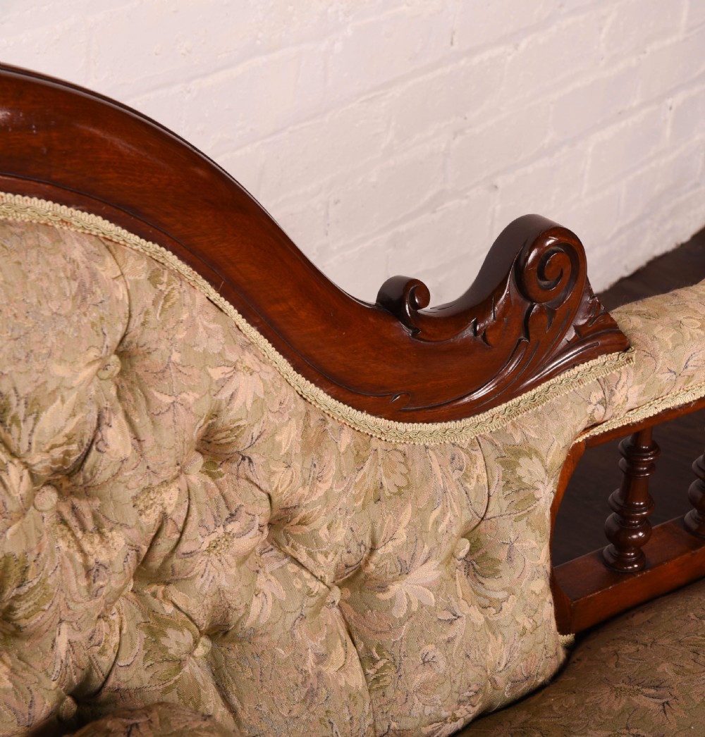 Superb Quality Victorian mahogany chaise lounge  View II