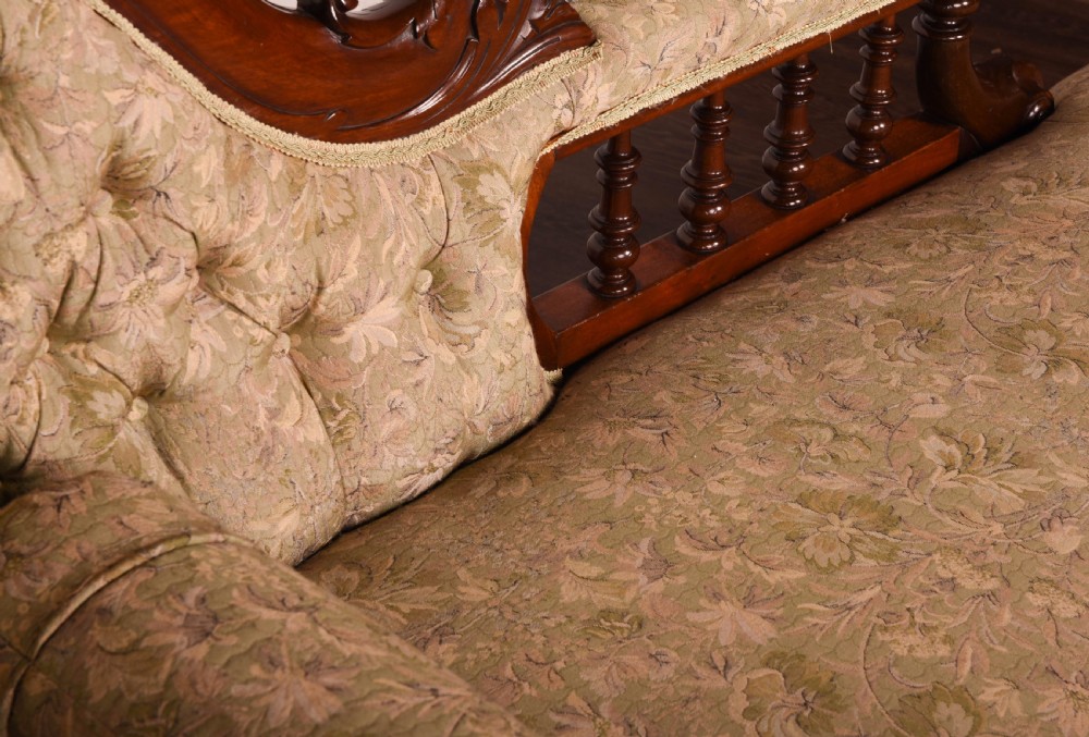 Superb Quality Victorian mahogany chaise lounge  View III