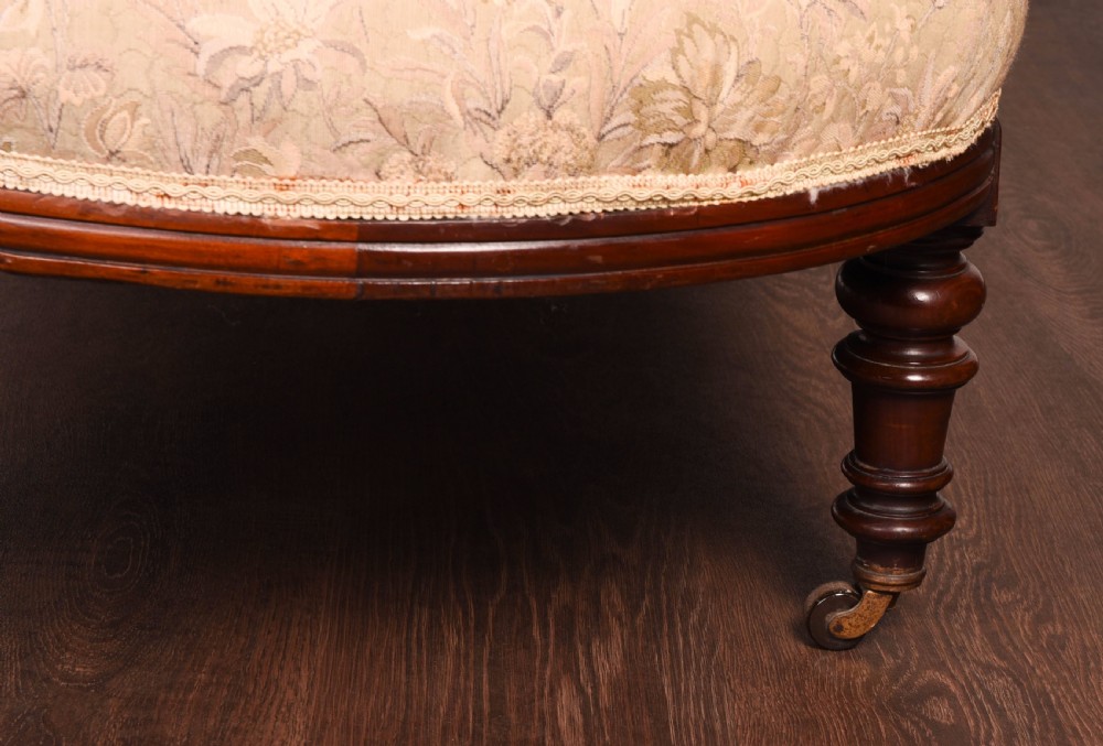 Superb Quality Victorian mahogany chaise lounge  View VI