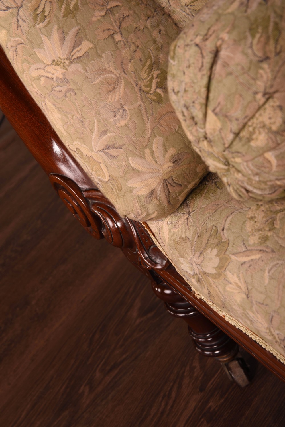 Superb Quality Victorian mahogany chaise lounge  View IX