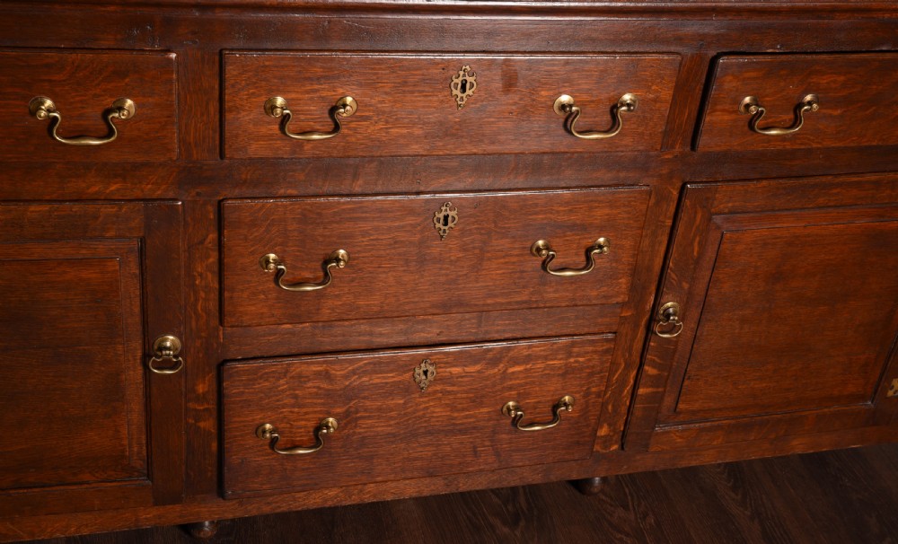 oak antique dresser  View VI