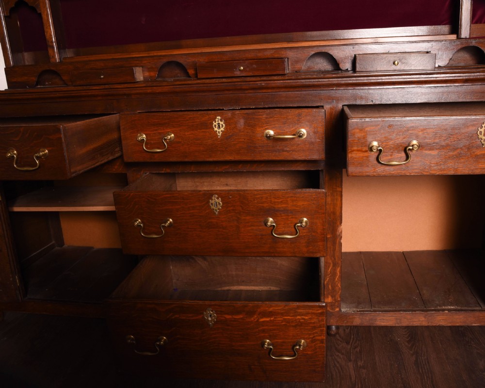oak antique dresser  View XVIII