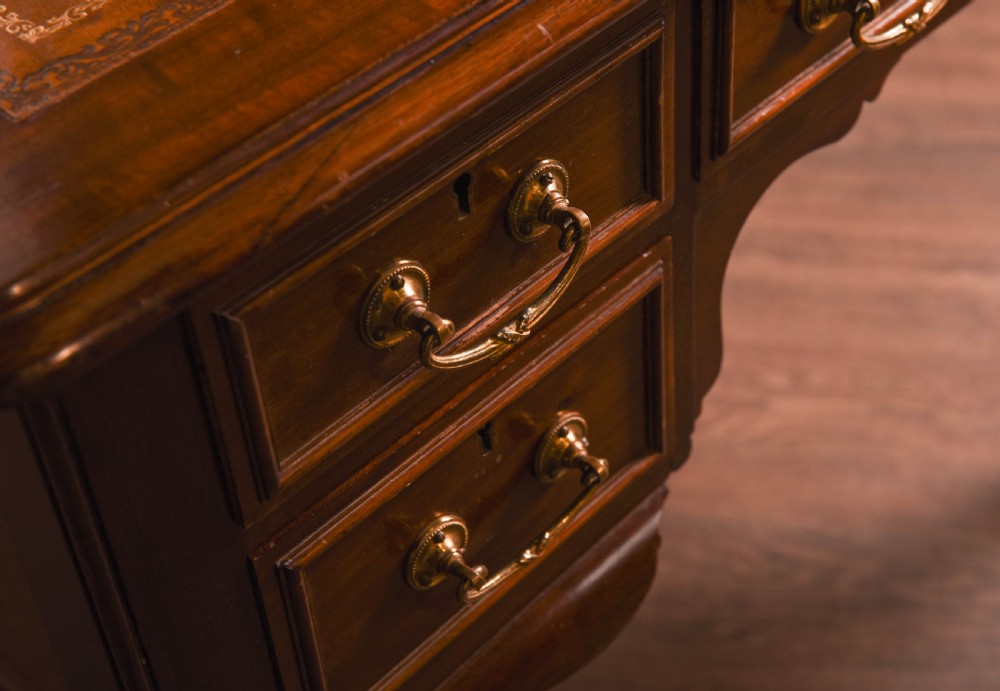 Mahogany ladies writing desk View IV