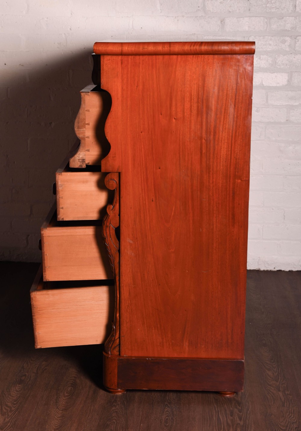 Victorian Scottish flame mahogany ogee chest of drawers  View VII