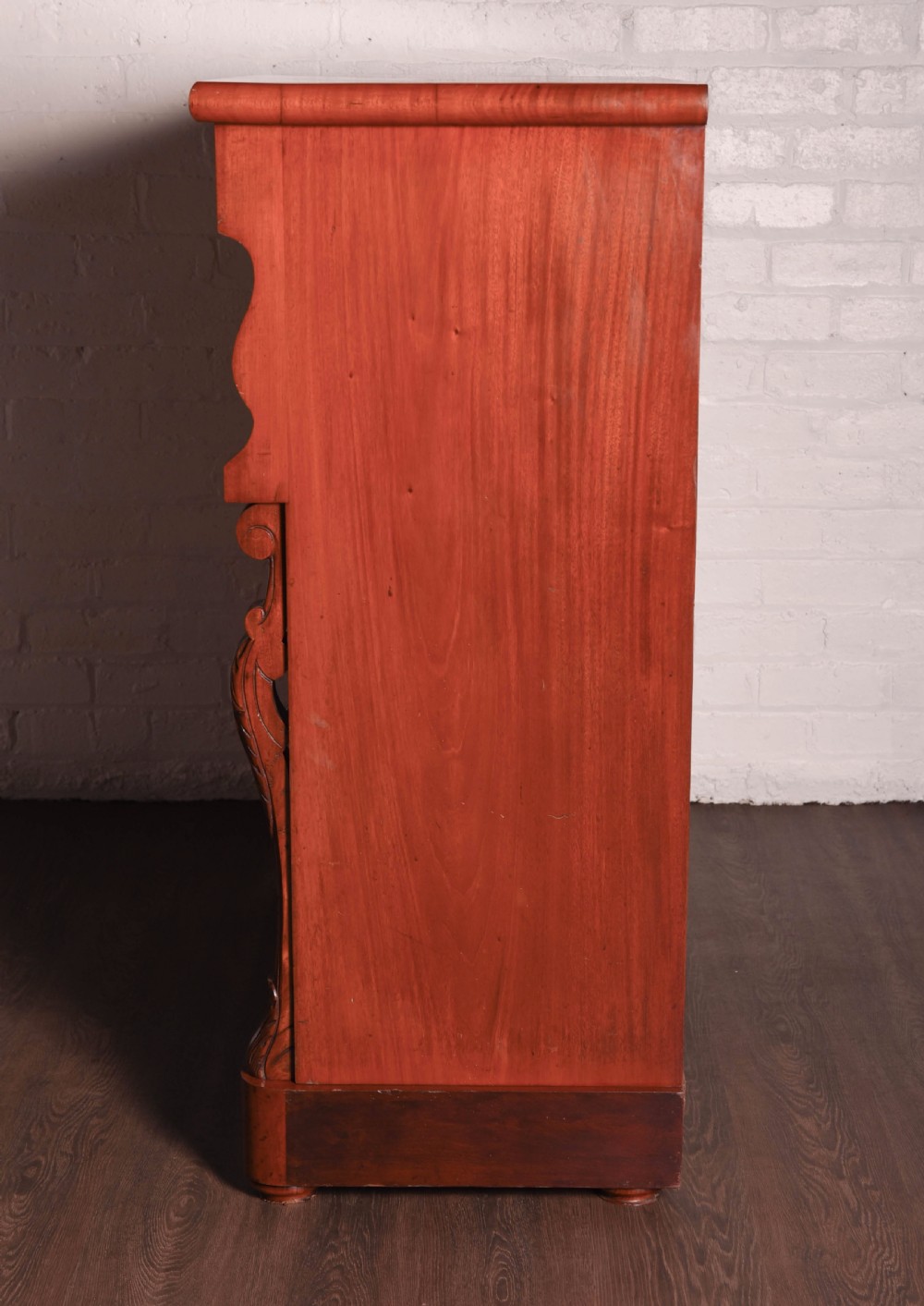 Victorian Scottish flame mahogany ogee chest of drawers  View VIII