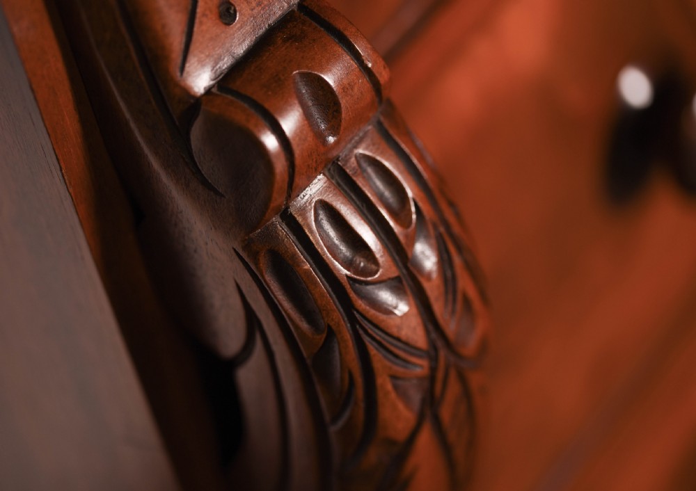 Victorian Scottish flame mahogany ogee chest of drawers  View XII