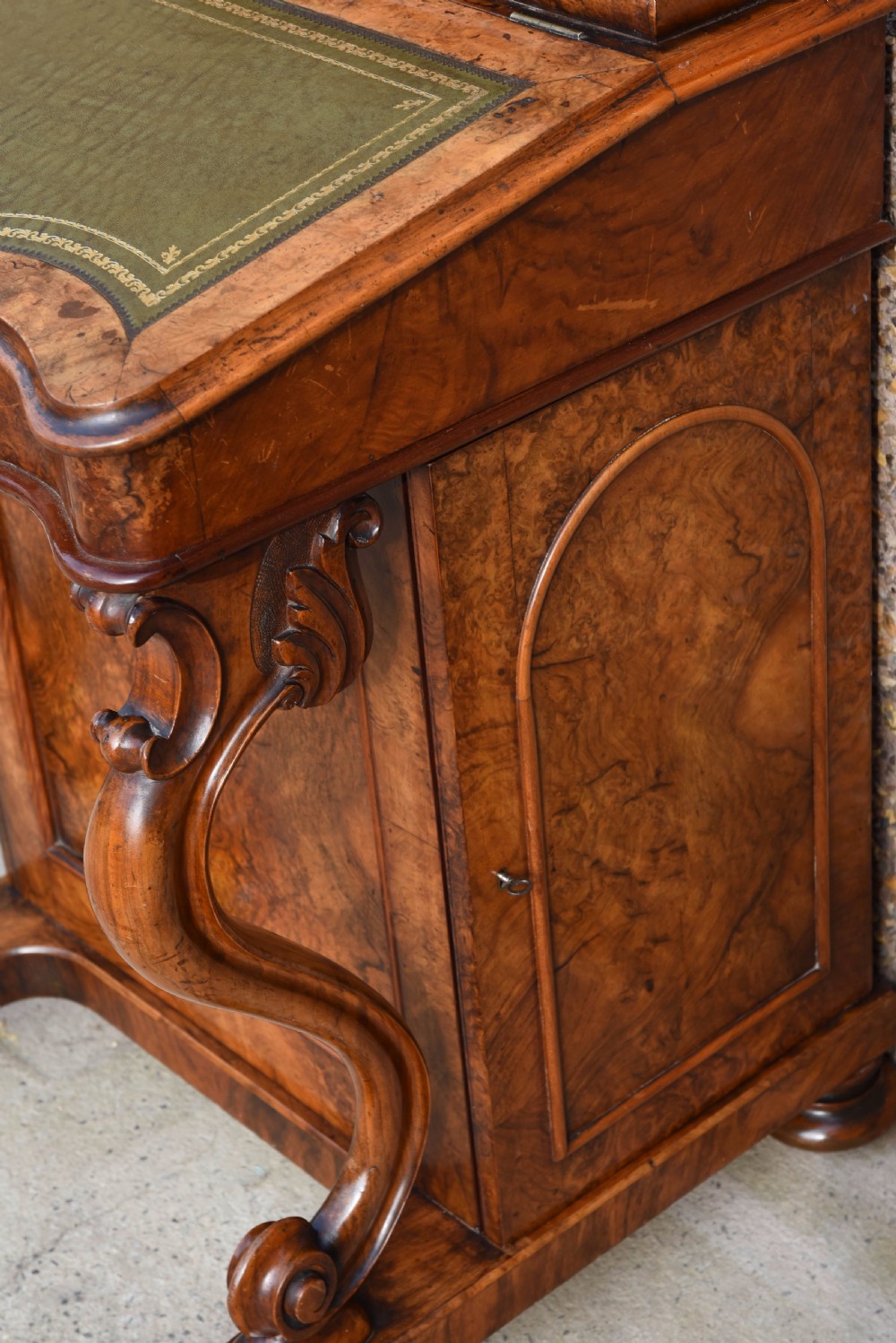 Stunning Victorian burr walnut davenport desk View V