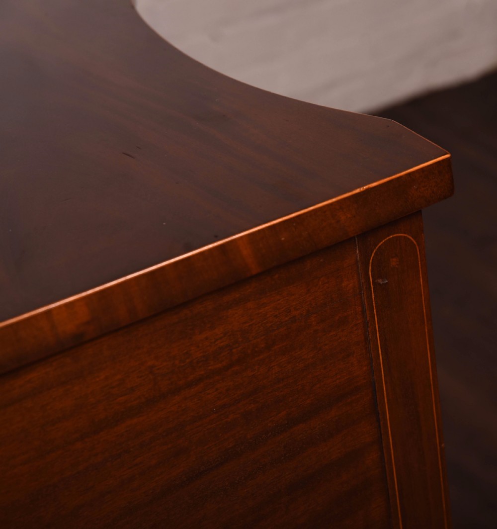 Victorian Mahogany extending 2 leaf dining table  View X