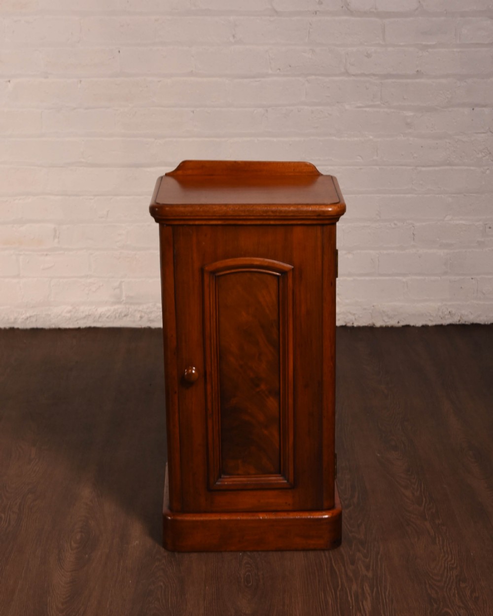 Victorian Mahogany bedside cabinet 