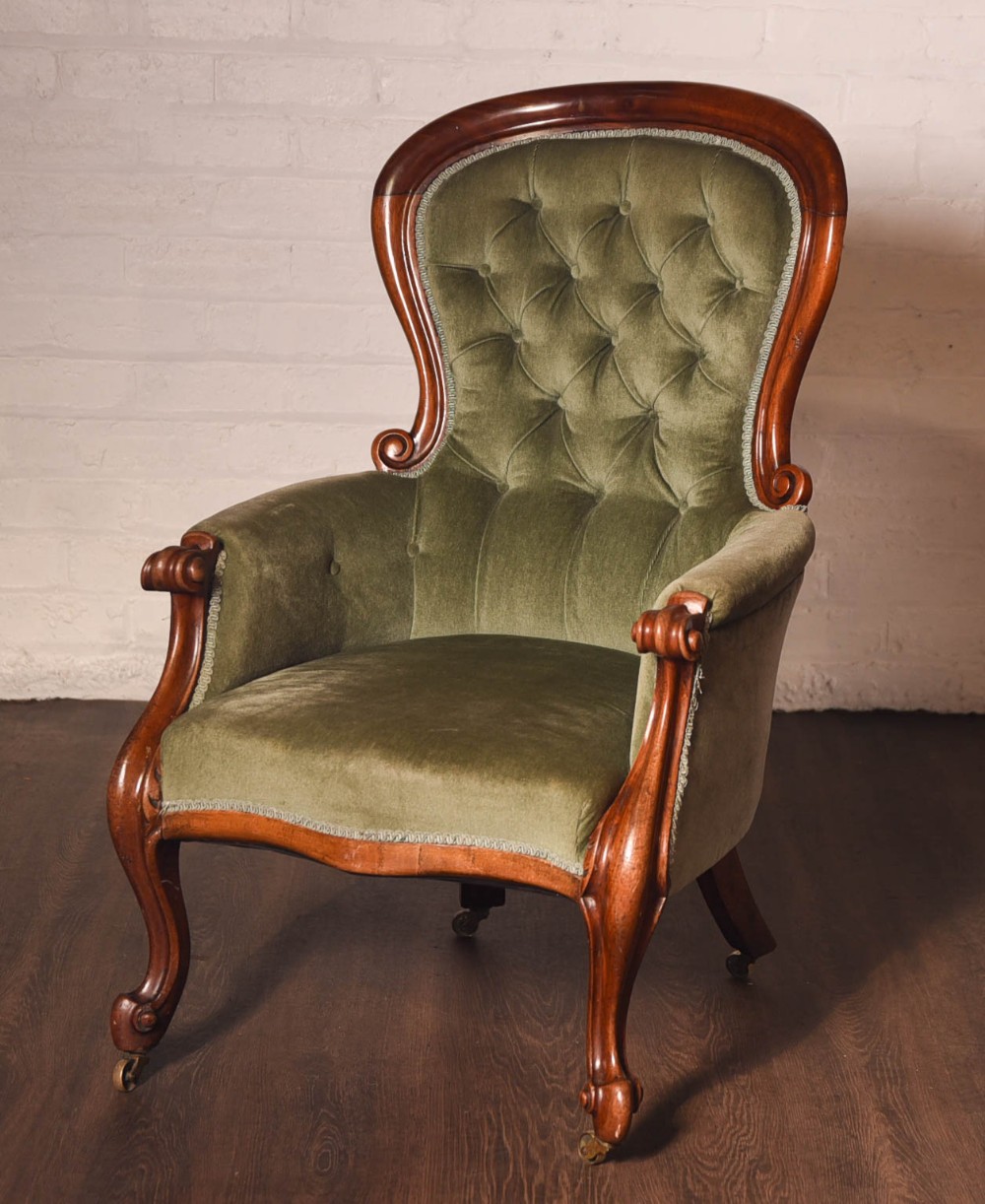 Victorian button back mahogany arm chair 