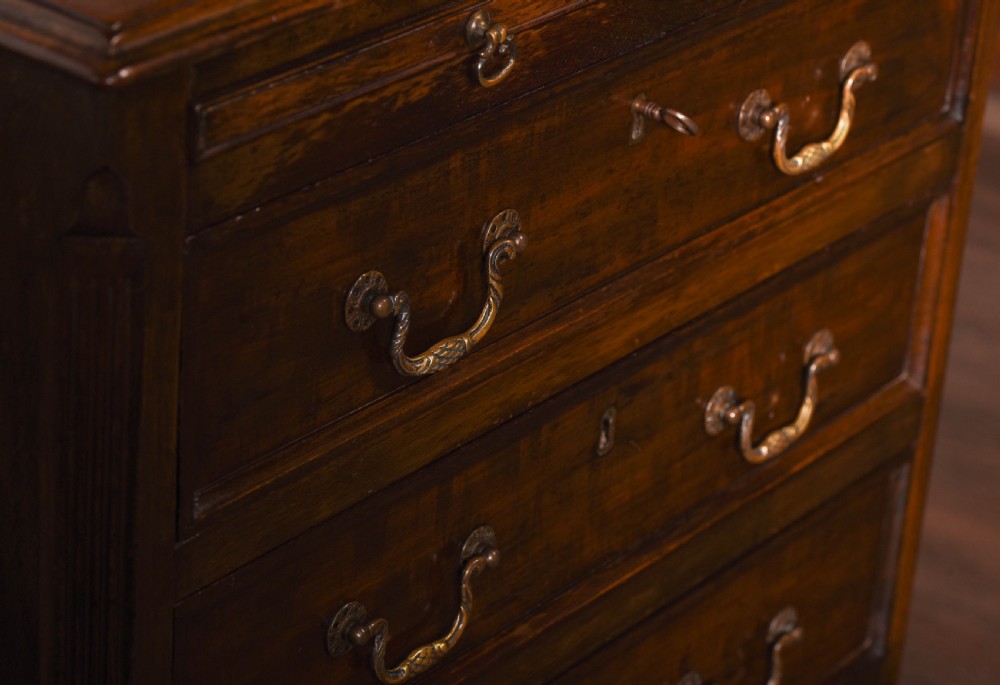 Neat Quality Mahogany Bachelor Chest of Drawers  View XII