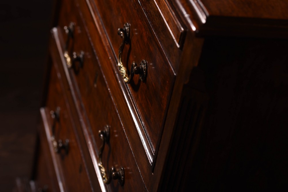 Neat Quality Mahogany Bachelor Chest of Drawers  View XVI