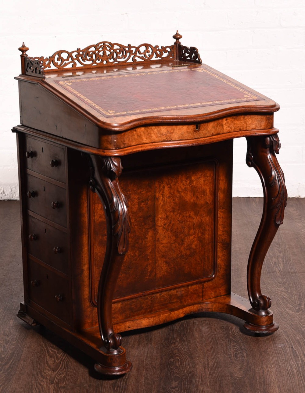 Stunning Burr Walnut davenport with secret compartment 